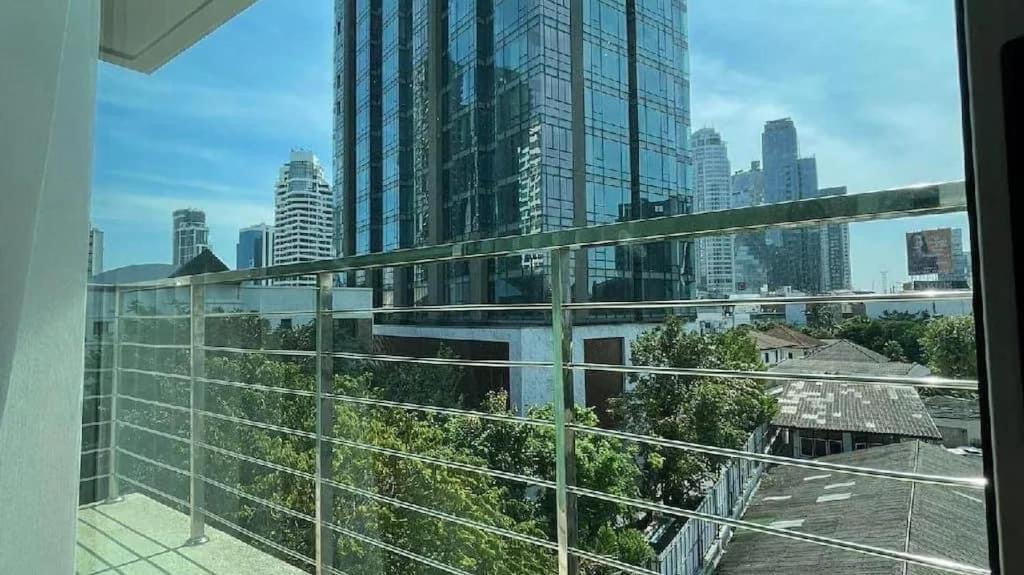 Vivi Avenue Thonglor Apartamento Banguecoque Exterior foto
